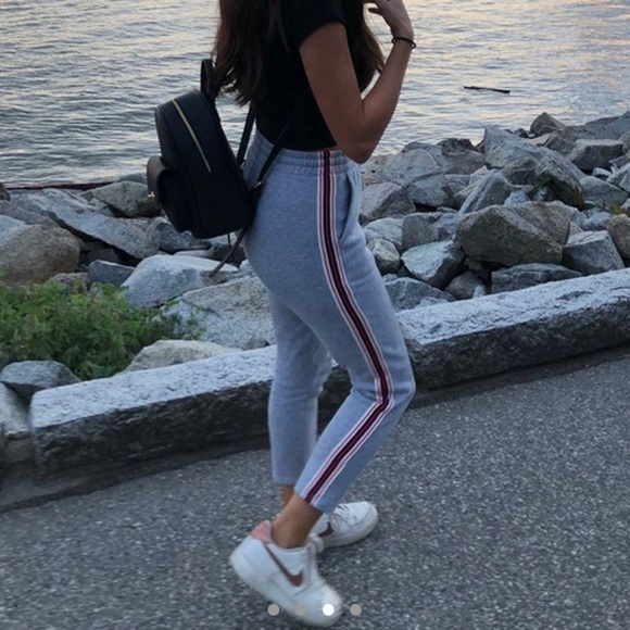 Aritzia TNA Iconic Sweatpant - Picture 3 of 5